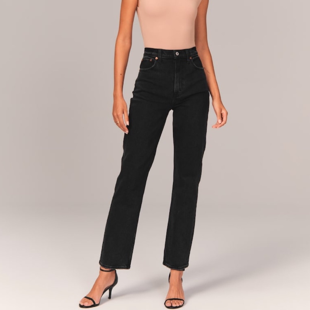 A&F 90s Ultra High Rise Straight Leg Jeans